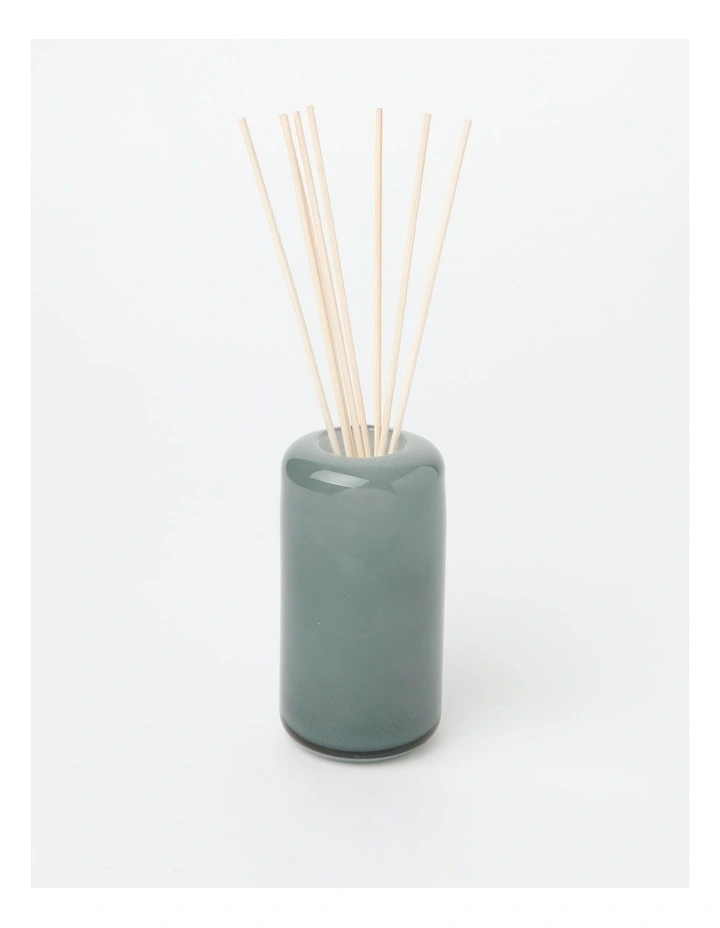 Vetiver & Cedarwood Reed Diffuser In Hand-Made Glass Jar In Grey 3 Vetiver & Cedarwood Reed Diffuser In Hand-Made Glass Jar In Grey